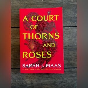 Sarah J. Maas Red Paperback Book - A Court of Thorns and Roses